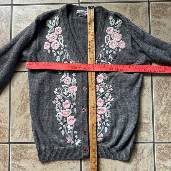 Coquette Girl Floral Embroidered Wool Blend Cardigan Gray Size Medium Petite - Picture 5 of 6